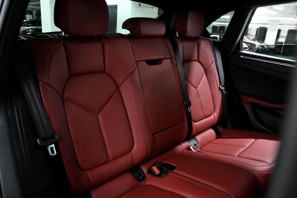 2024 Porsche Macan in Laval, Quebec - 31 - w1024h768px