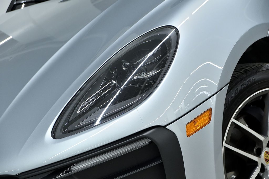 2024 Porsche Macan in Laval, Quebec - 7 - w1024h768px