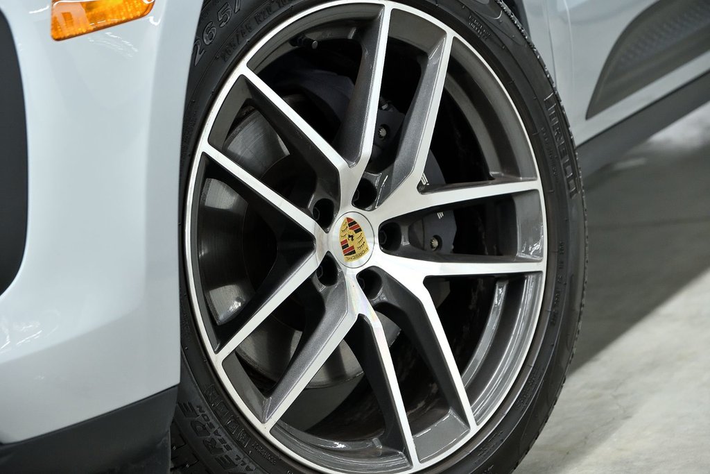 2024 Porsche Macan in Laval, Quebec - 5 - w1024h768px