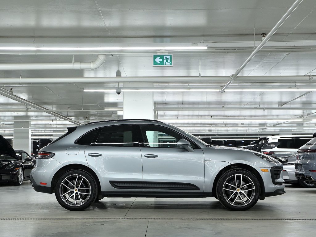 2024 Porsche Macan in Laval, Quebec - 2 - w1024h768px