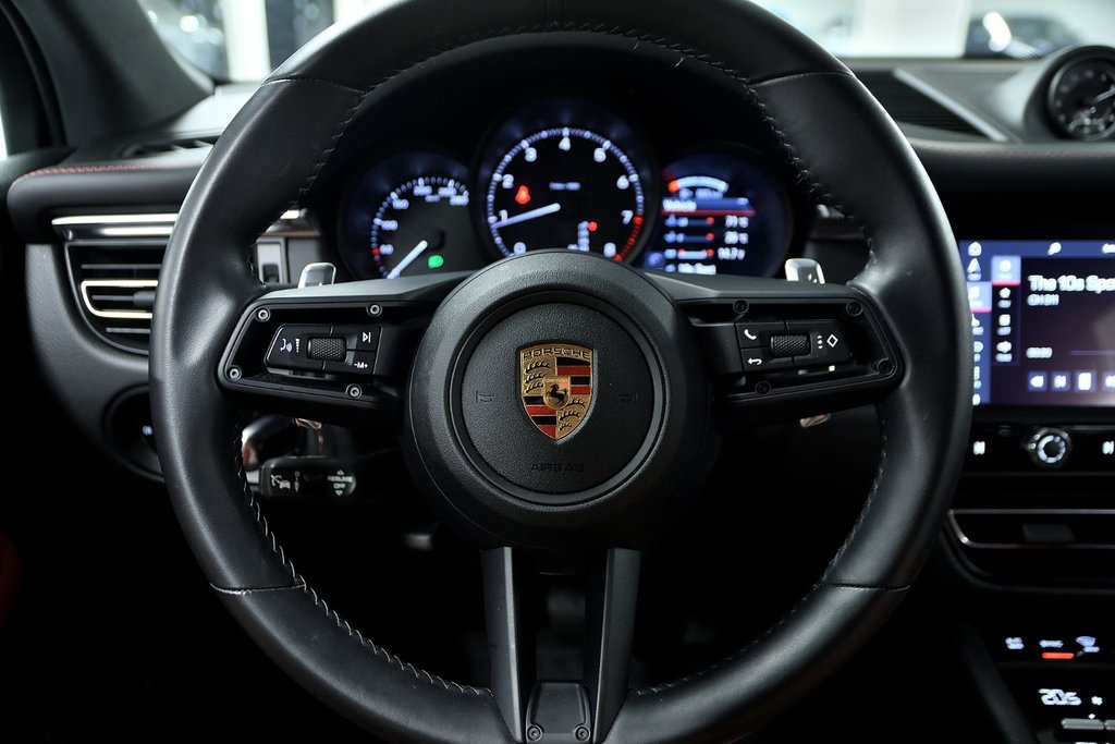 2024 Porsche Macan in Laval, Quebec - 11 - w1024h768px