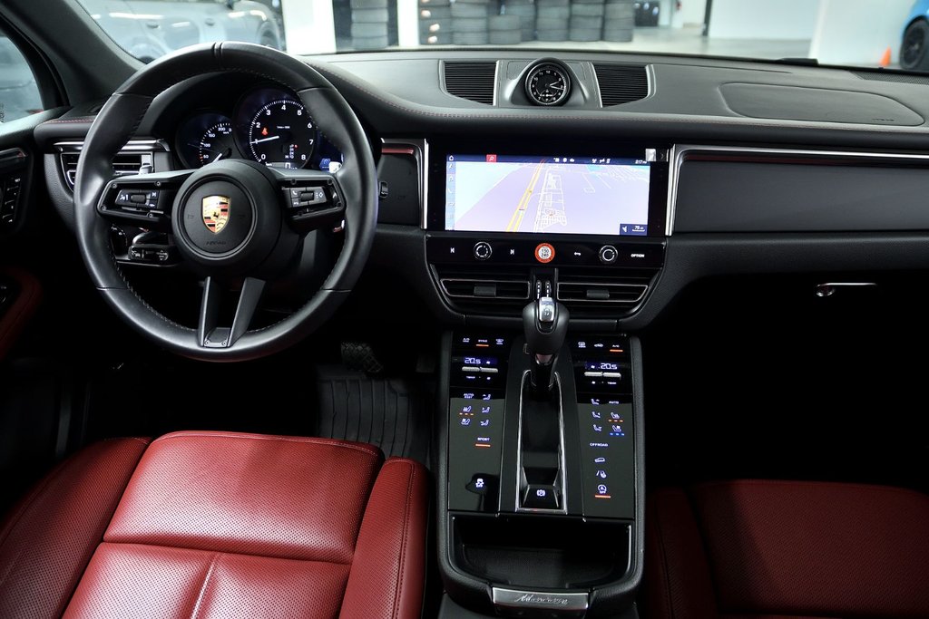 2024 Porsche Macan in Laval, Quebec - 14 - w1024h768px
