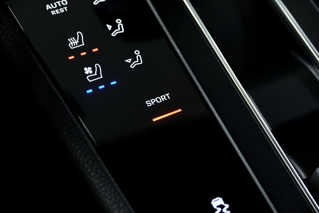 2024 Porsche Macan in Laval, Quebec - 23 - w1024h768px