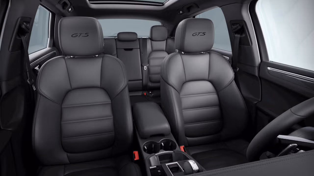 2024 Porsche Macan GTS in Laval, Quebec - 7 - w1024h768px
