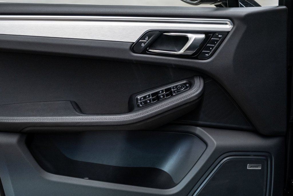 Porsche Macan S 2024 à Laval, Québec - 33 - w1024h768px