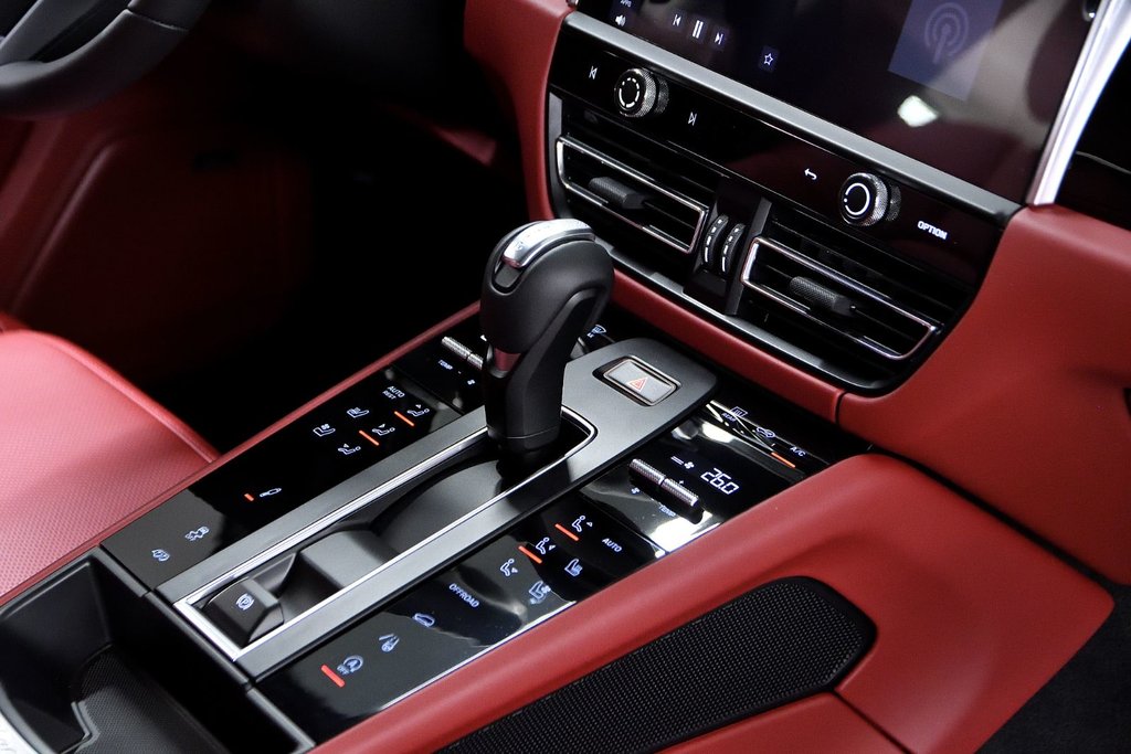 Porsche Macan S 2024 à Laval, Québec - 29 - w1024h768px