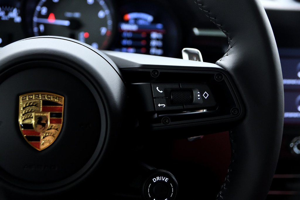 Porsche Macan S 2024 à Laval, Québec - 18 - w1024h768px