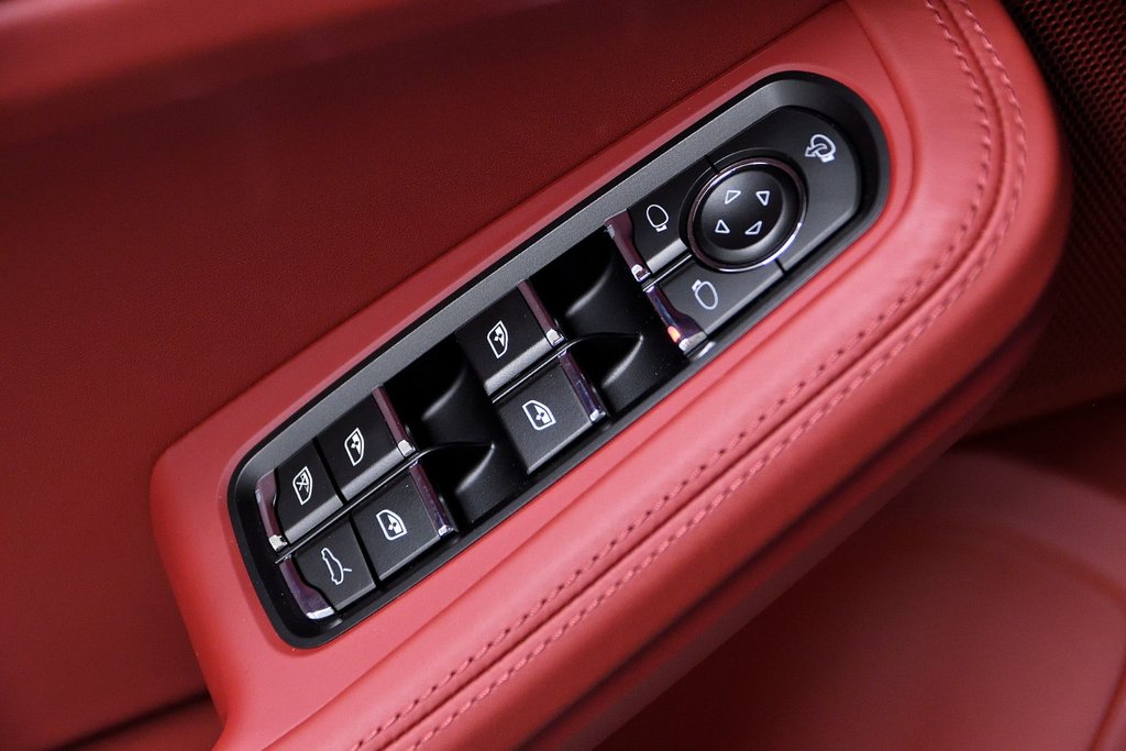 Porsche Macan S 2024 à Laval, Québec - 35 - w1024h768px