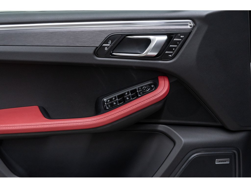 2025 Porsche Macan GTS AWD / Panoramic Roof / BOSE in Laval, Quebec - 17 - w1024h768px