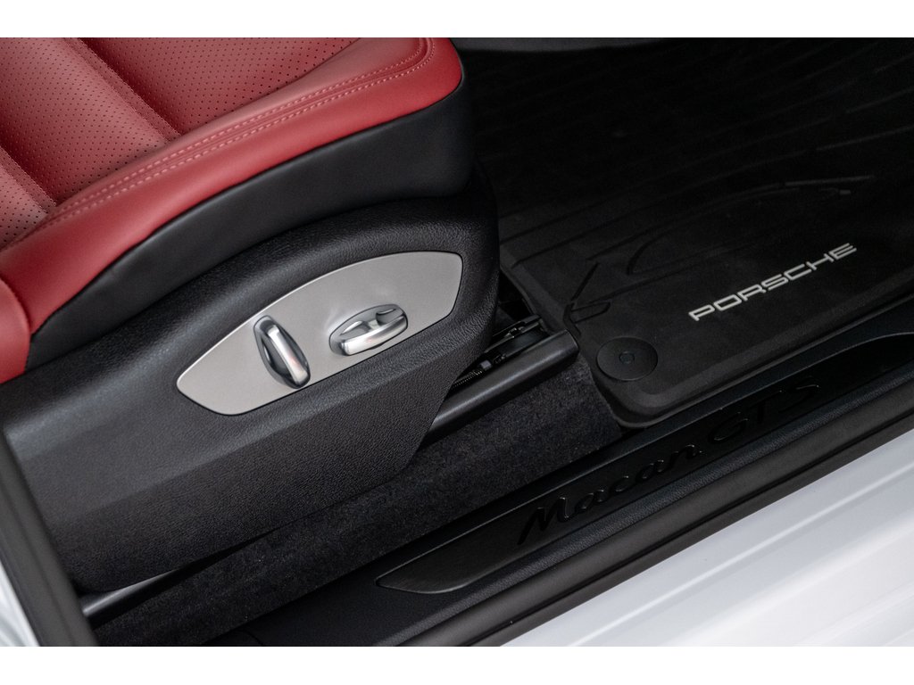 2025 Porsche Macan GTS AWD / Panoramic Roof / BOSE in Laval, Quebec - 28 - w1024h768px