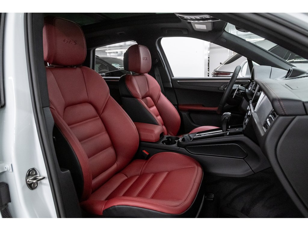 2025 Porsche Macan GTS AWD / Panoramic Roof / BOSE in Laval, Quebec - 24 - w1024h768px