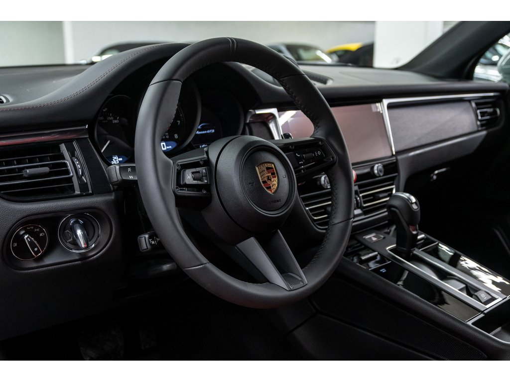 2025 Porsche Macan GTS AWD / Panoramic Roof / BOSE in Laval, Quebec - 10 - w1024h768px