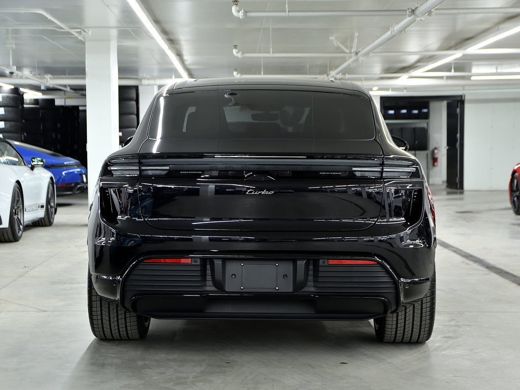 2025 Porsche Macan Turbo / Premium Pack / Sport Chrono / Rear Axle in Laval, Quebec - 4 - w1024h768px