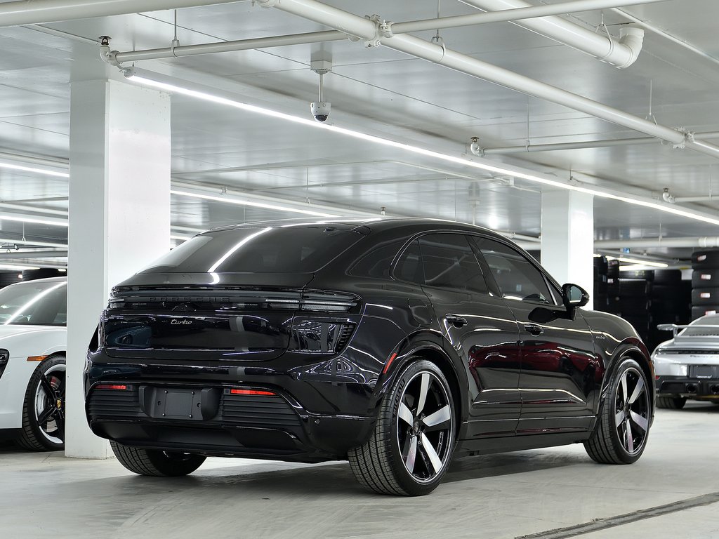 2025 Porsche Macan Turbo / Premium Pack / Sport Chrono / Rear Axle in Laval, Quebec - 3 - w1024h768px