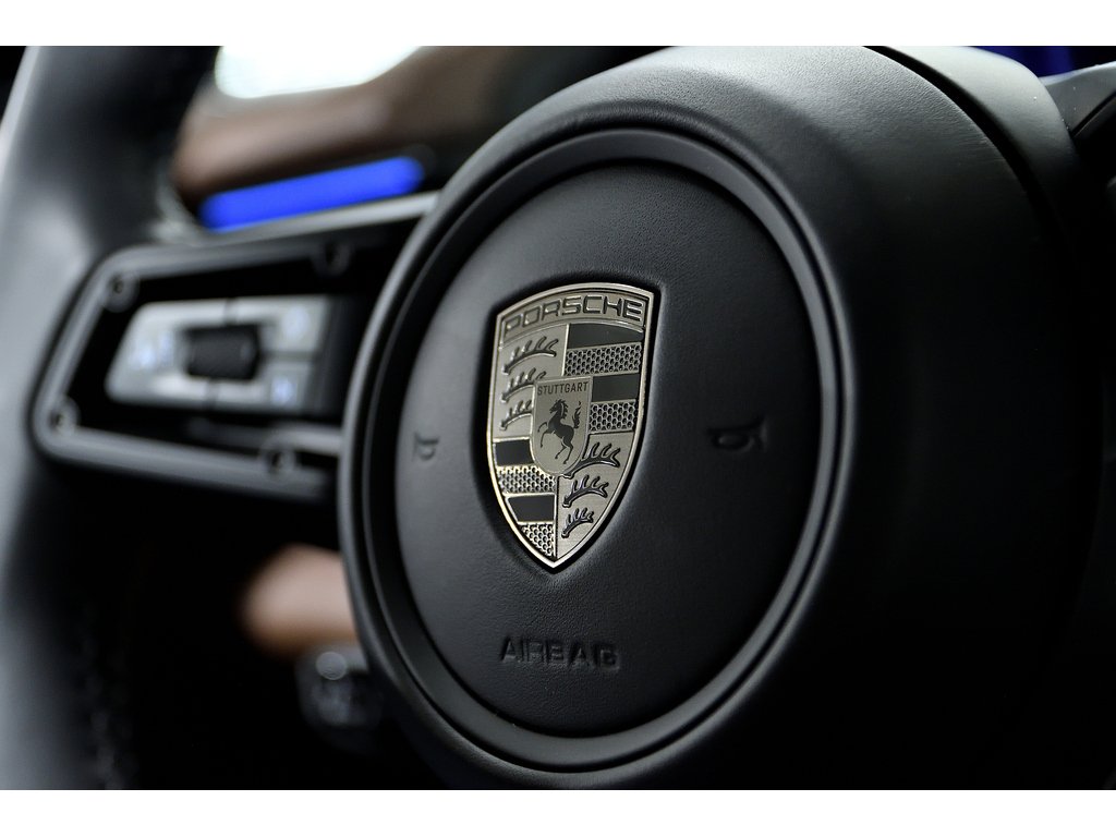 2025 Porsche Macan Turbo / Premium Pack / Sport Chrono / Rear Axle in Laval, Quebec - 23 - w1024h768px