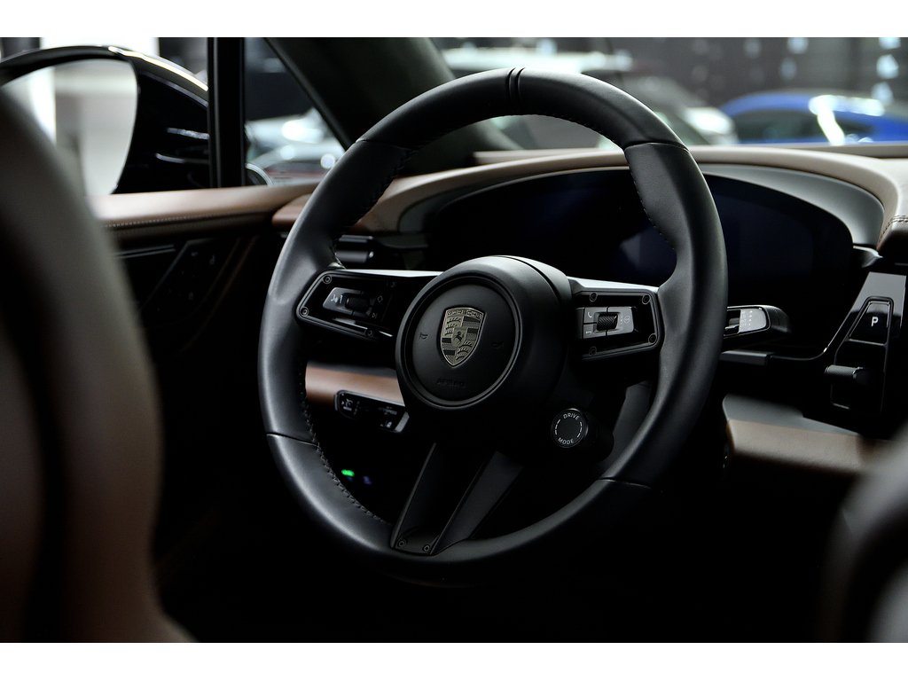 2025 Porsche Macan Turbo / Premium Pack / Sport Chrono / Rear Axle in Laval, Quebec - 38 - w1024h768px