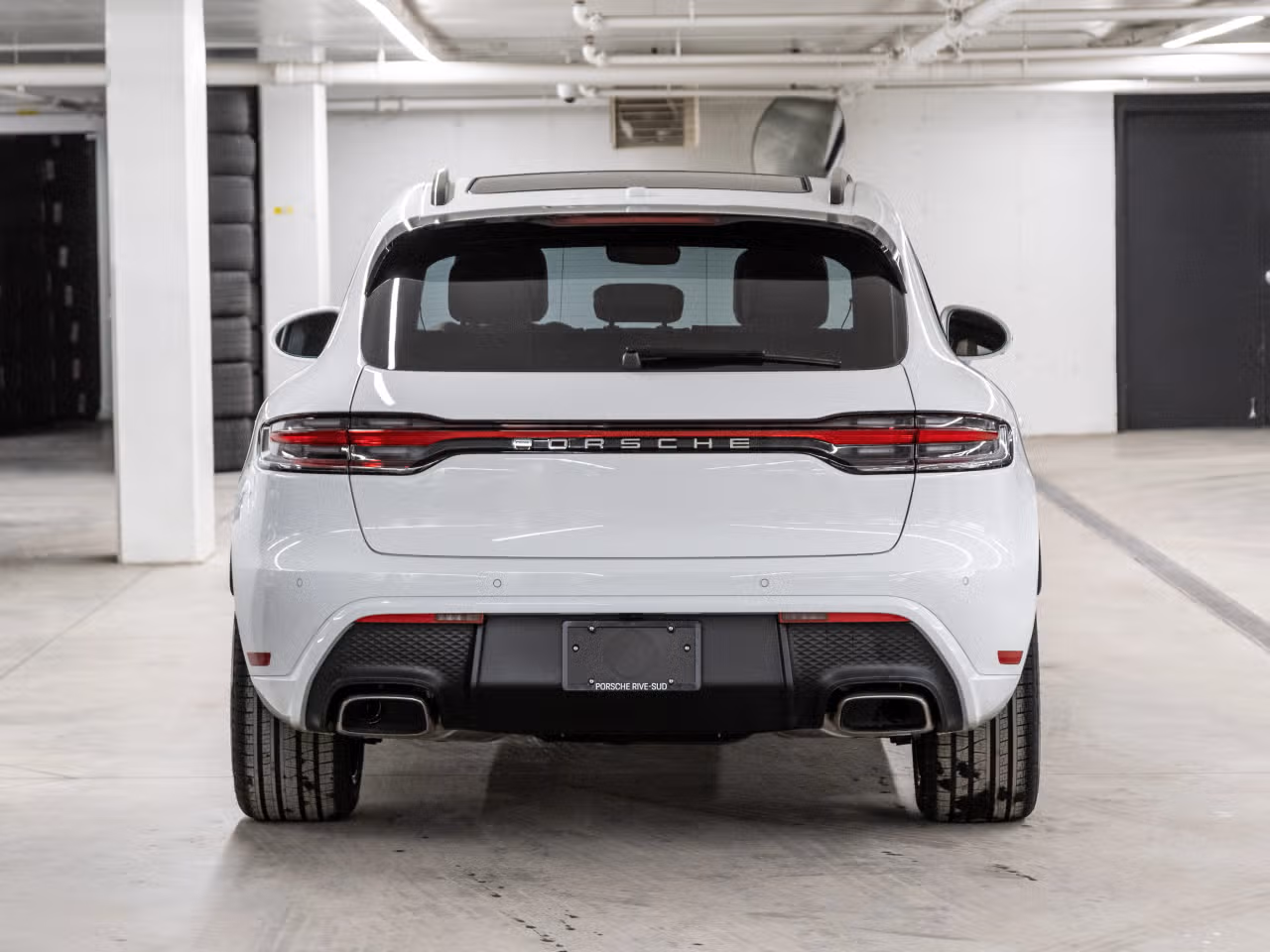 2025 Porsche Macan 2025 Porsche Macan / BOSE / PASM / Panoramic Roof in Laval, Quebec - 3 - w1024h768px
