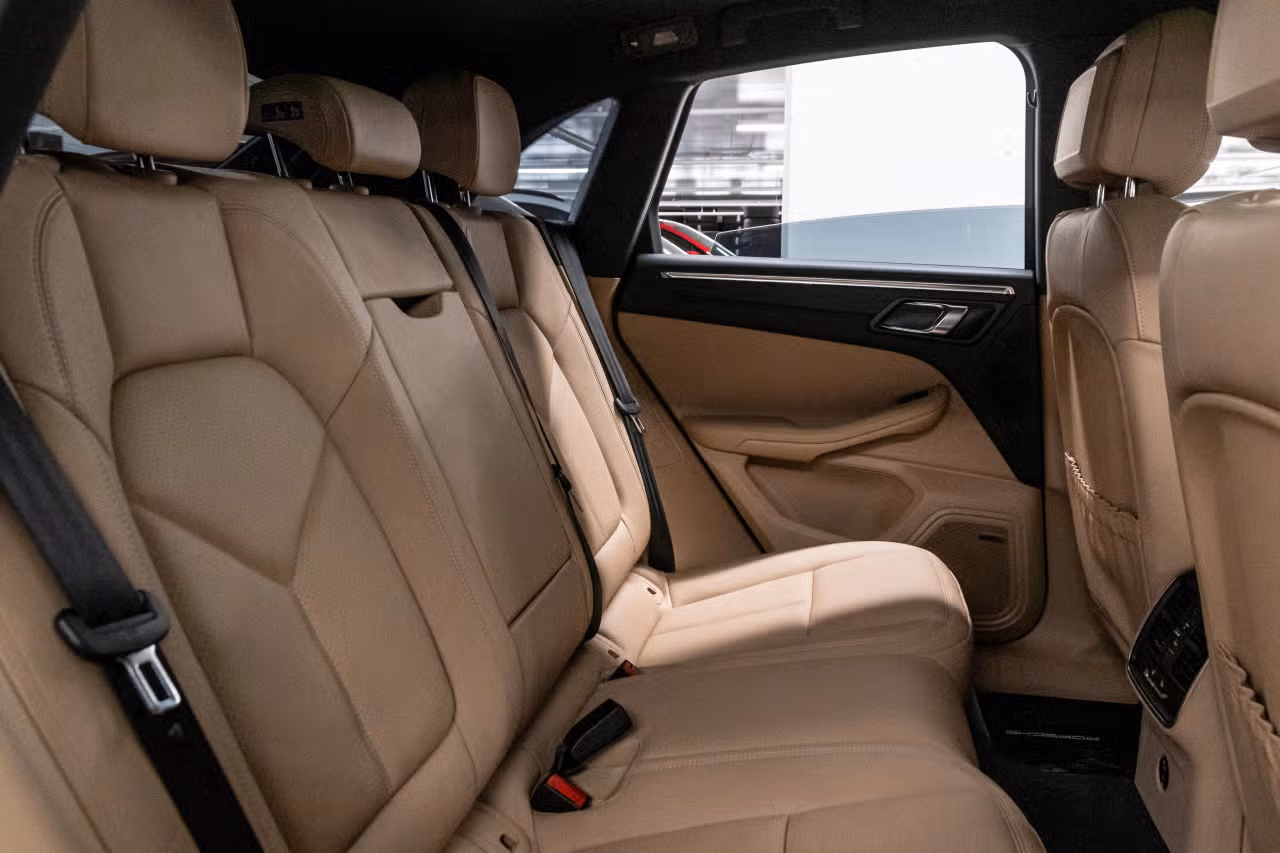 2025 Porsche Macan 2025 Porsche Macan / BOSE / PASM / Panoramic Roof in Laval, Quebec - 20 - w1024h768px
