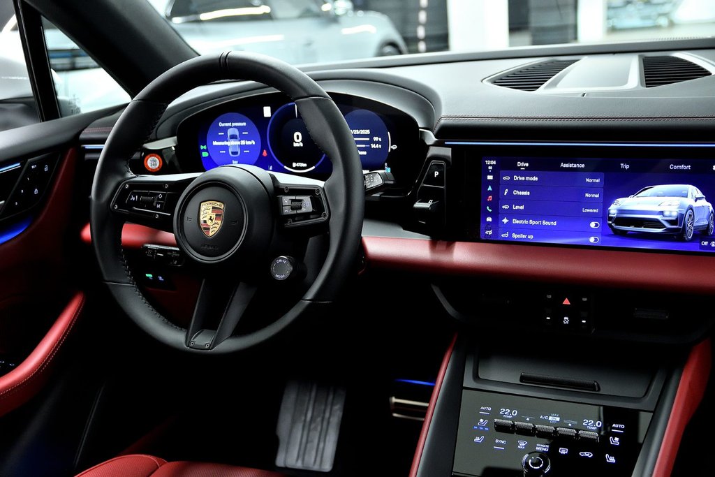 2025 Porsche Macan Electric 4 AWD / Premium Package / Rear Axle in Laval, Quebec - 37 - w1024h768px
