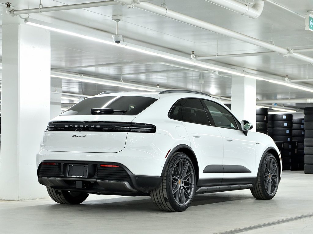 2025 Porsche Macan Electric 4 AWD / Premium Package / Rear Axle in Laval, Quebec - 8 - w1024h768px