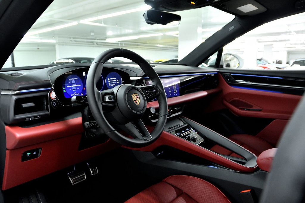 2025 Porsche Macan Electric 4 AWD / Premium Package / Rear Axle in Laval, Quebec - 23 - w1024h768px