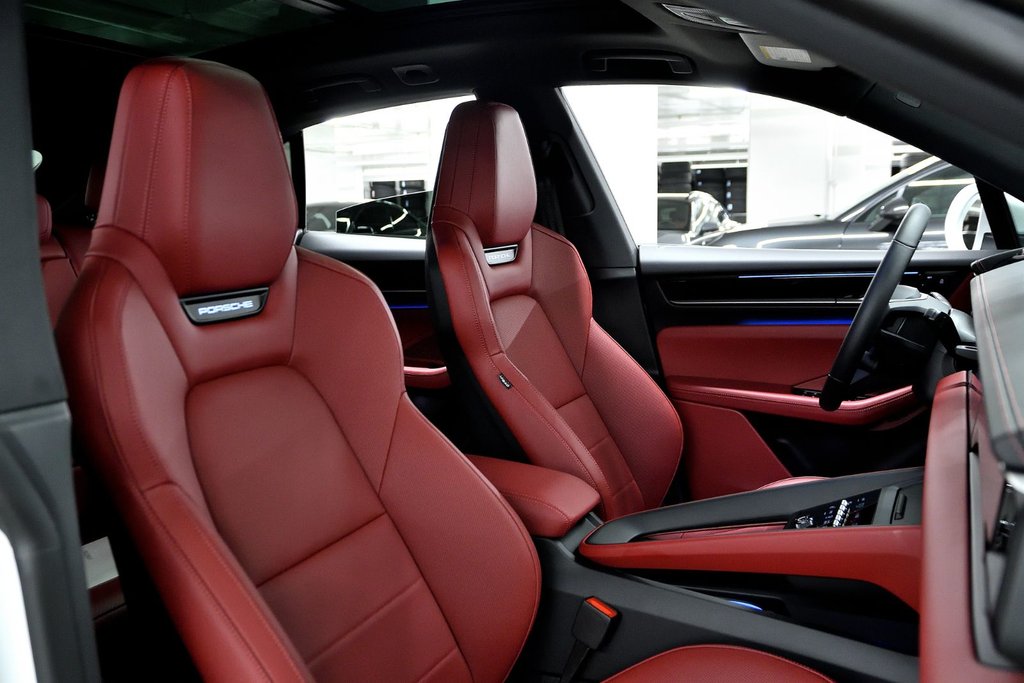 2025 Porsche Macan Electric 4 AWD / Premium Package / Rear Axle in Laval, Quebec - 33 - w1024h768px