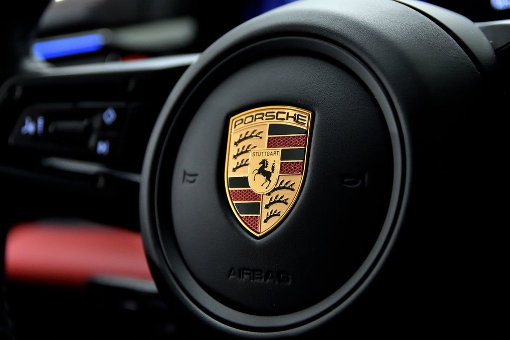 2025 Porsche Macan Electric 4 AWD / Premium Package / Rear Axle in Laval, Quebec - 12 - w1024h768px