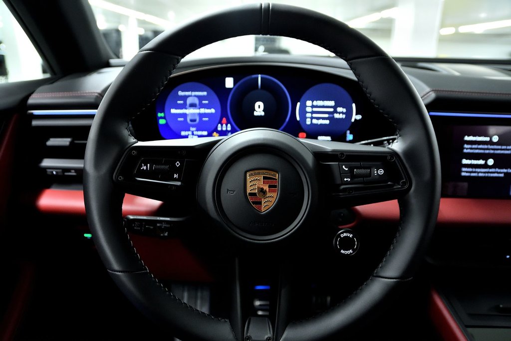 2025 Porsche Macan Electric 4 AWD / Premium Package / Rear Axle in Laval, Quebec - 11 - w1024h768px