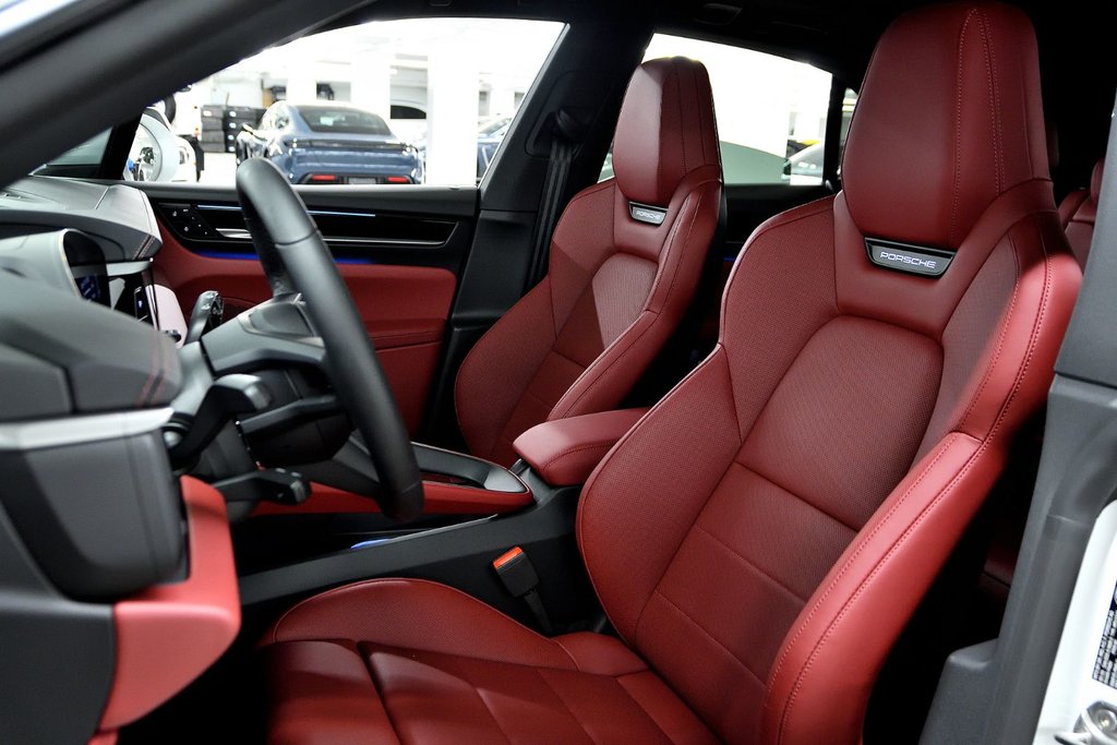 2025 Porsche Macan Electric 4 AWD / Premium Package / Rear Axle in Laval, Quebec - 28 - w1024h768px