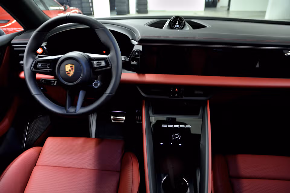 Porsche Macan Electric 4S 2025 à Laval, Québec - 20 - w1024h768px
