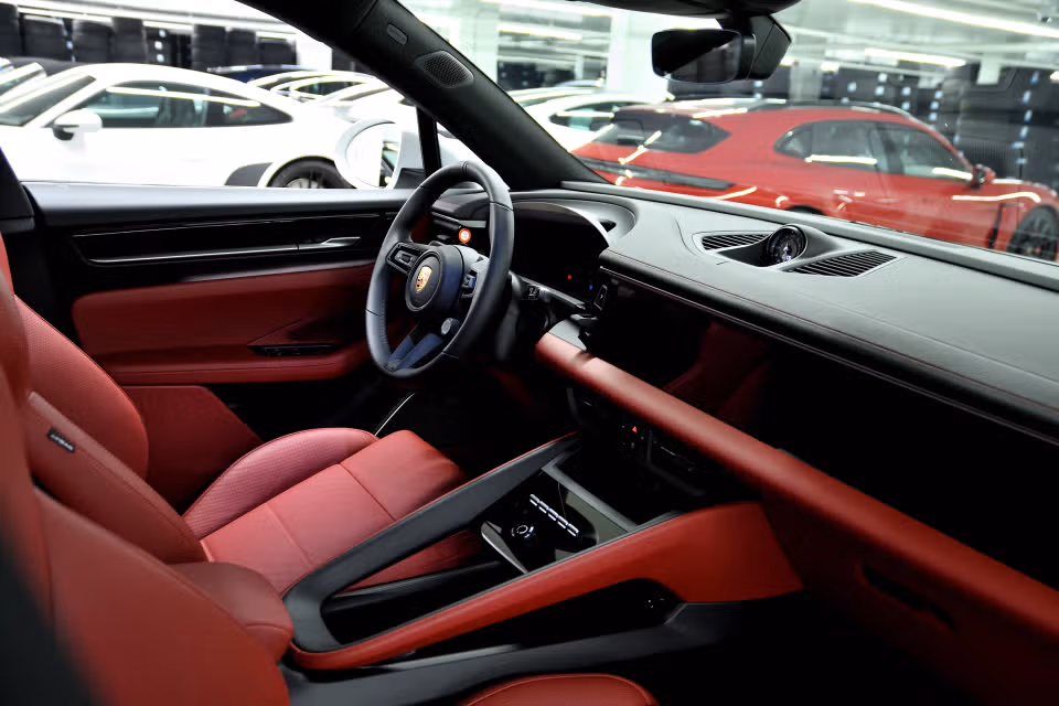 Porsche Macan Electric 4S 2025 à Laval, Québec - 12 - w1024h768px