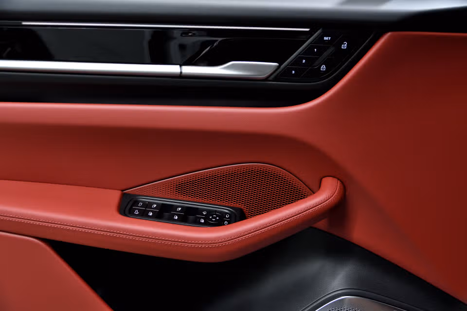 Porsche Macan Electric 4S 2025 à Laval, Québec - 21 - w1024h768px