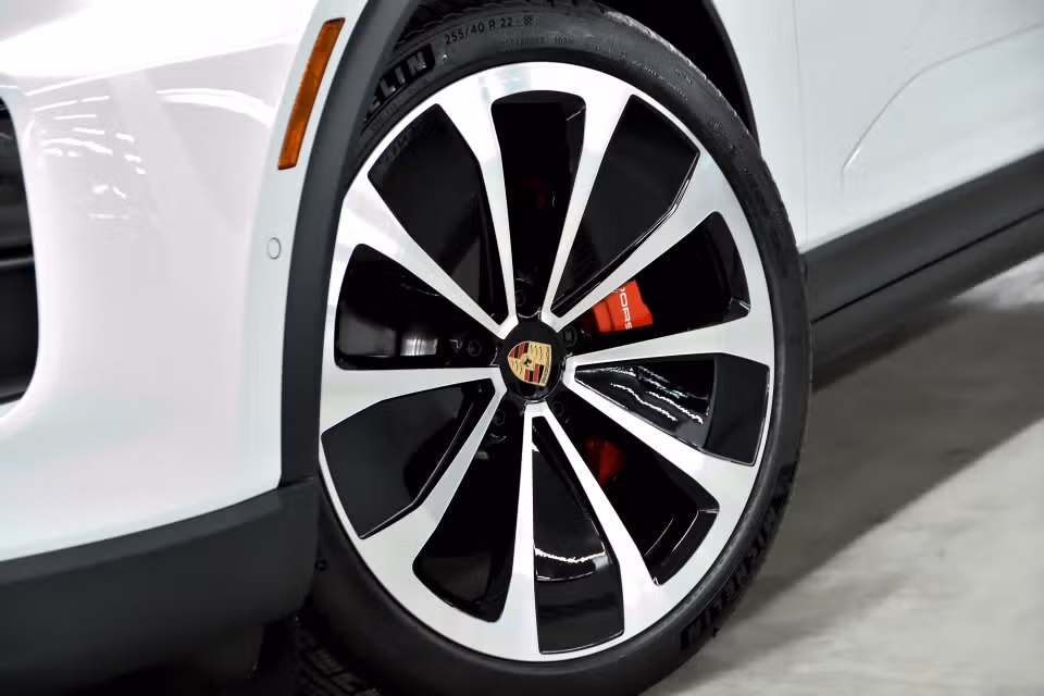 Porsche Macan Electric 4S 2025 à Laval, Québec - 8 - w1024h768px