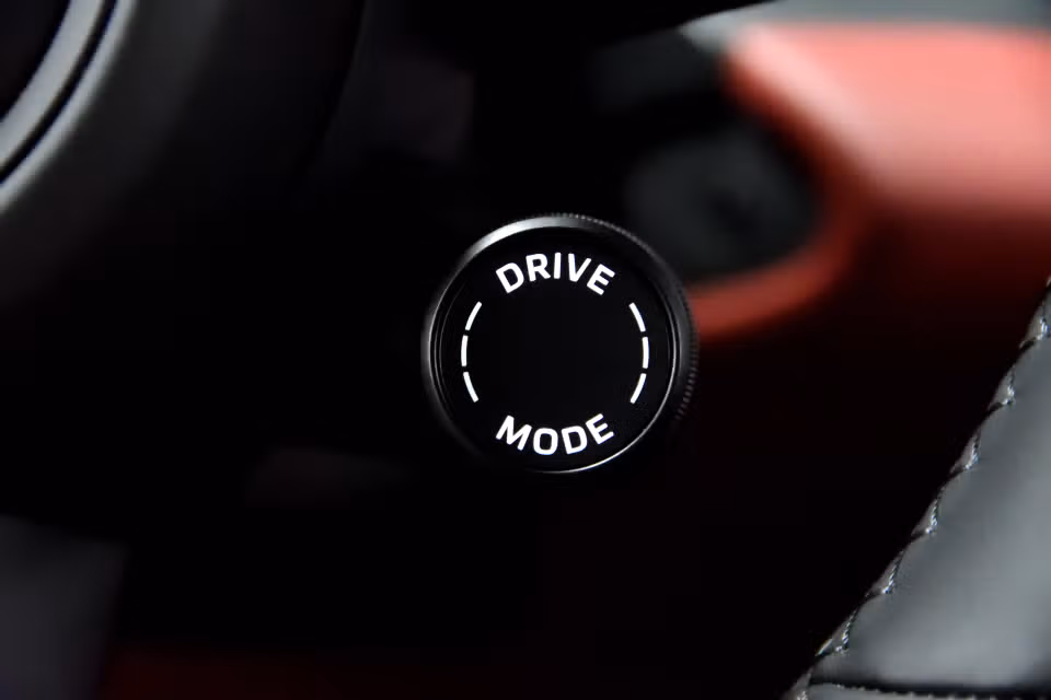 Porsche Macan Electric 4S 2025 à Laval, Québec - 23 - w1024h768px