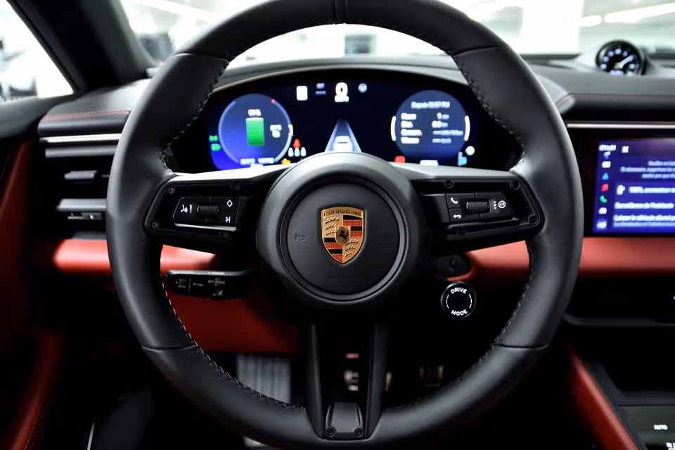 Porsche Macan Electric 4S 2025 à Laval, Québec - 13 - w1024h768px