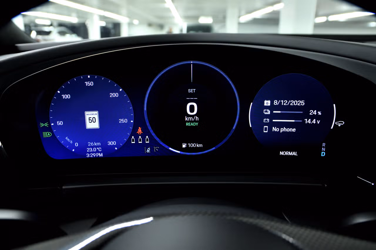 Porsche Macan 4 Électrique 2025 à Laval, Québec - 16 - w1024h768px