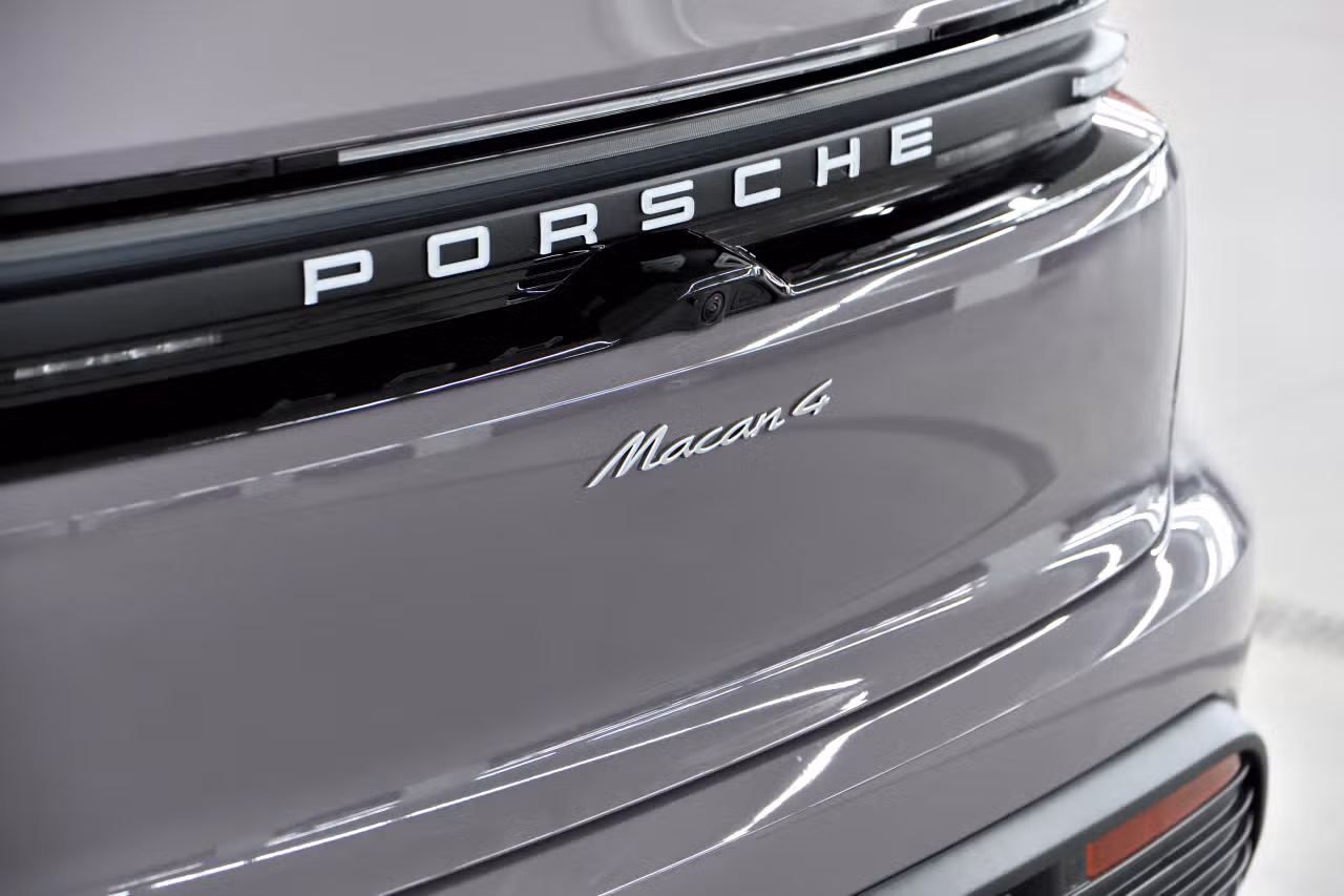 Porsche Macan 4 Électrique 2025 à Laval, Québec - 8 - w1024h768px