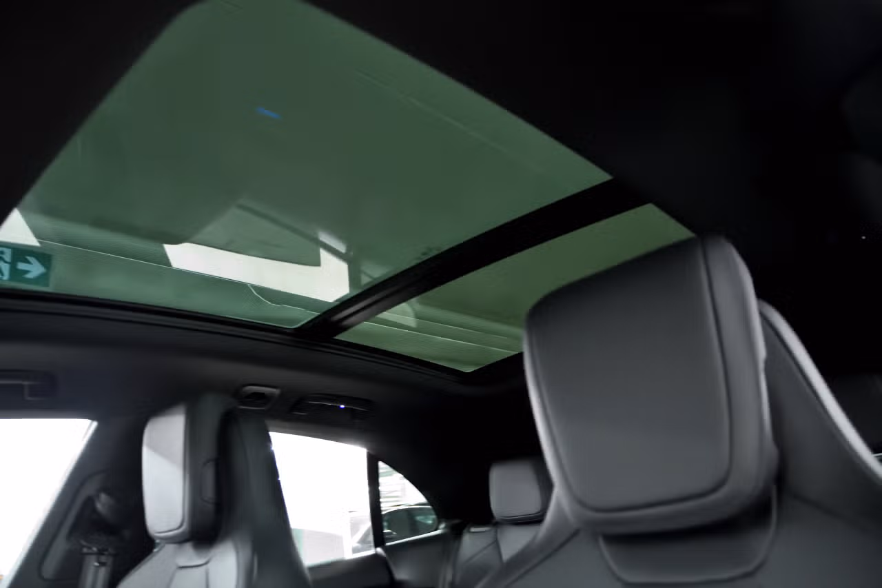 Porsche Macan 4 Électrique 2025 à Laval, Québec - 23 - w1024h768px