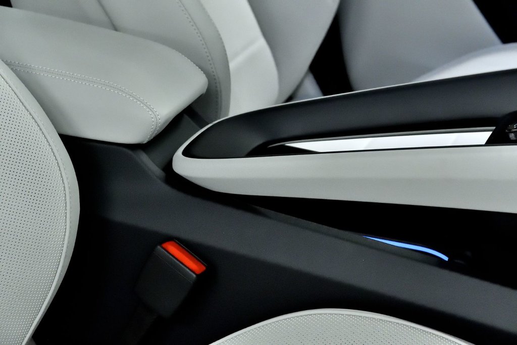 Porsche Macan Electric 4S 2025 à Laval, Québec - 40 - w1024h768px