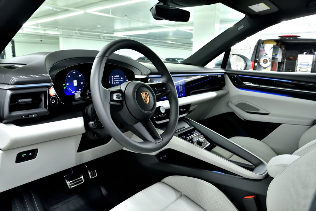 Porsche Macan Electric 4S 2025 à Laval, Québec - 14 - w1024h768px