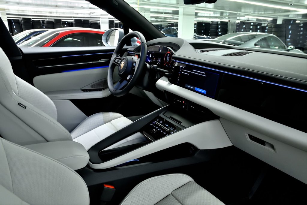 Porsche Macan Electric 4S 2025 à Laval, Québec - 33 - w1024h768px