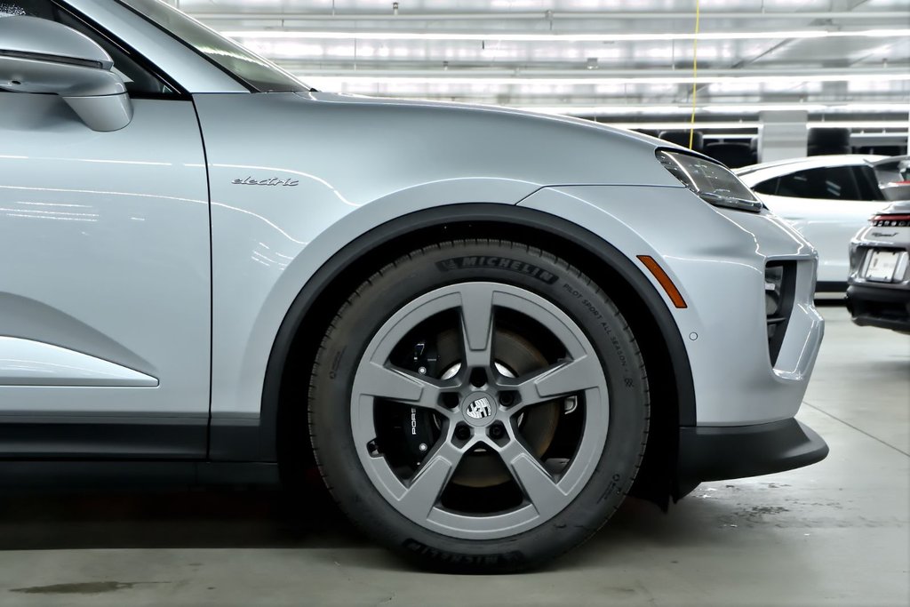 Porsche Macan Electric 4S 2025 à Laval, Québec - 9 - w1024h768px
