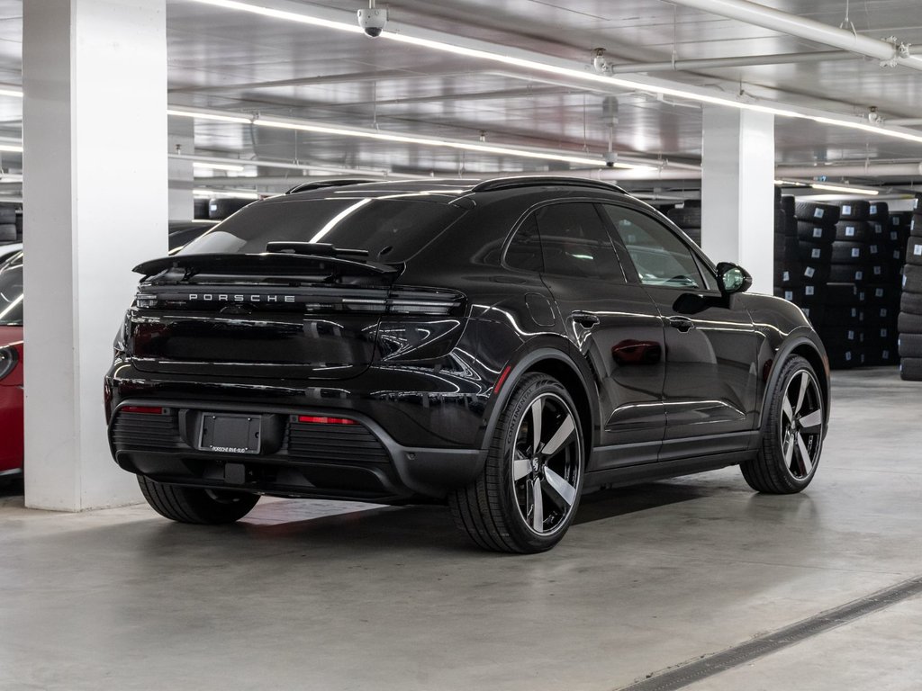 Porsche Macan 4 Electrique 2025 à Laval, Québec - 3 - w1024h768px