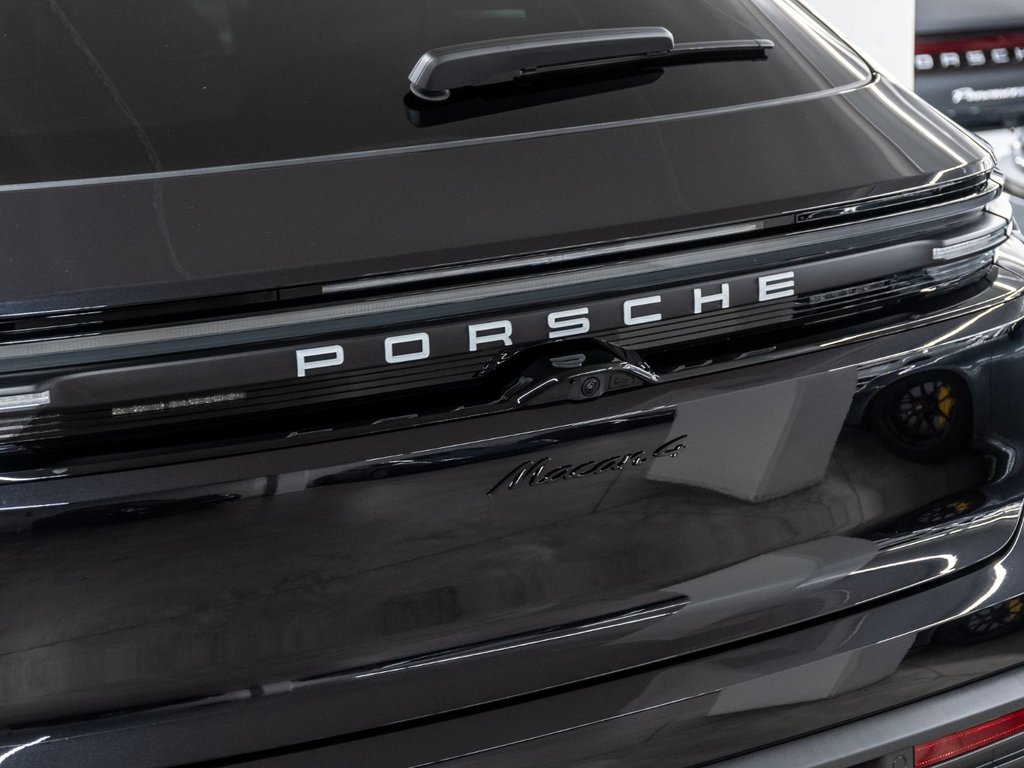 Porsche Macan 4 Electrique 2025 à Laval, Québec - 10 - w1024h768px