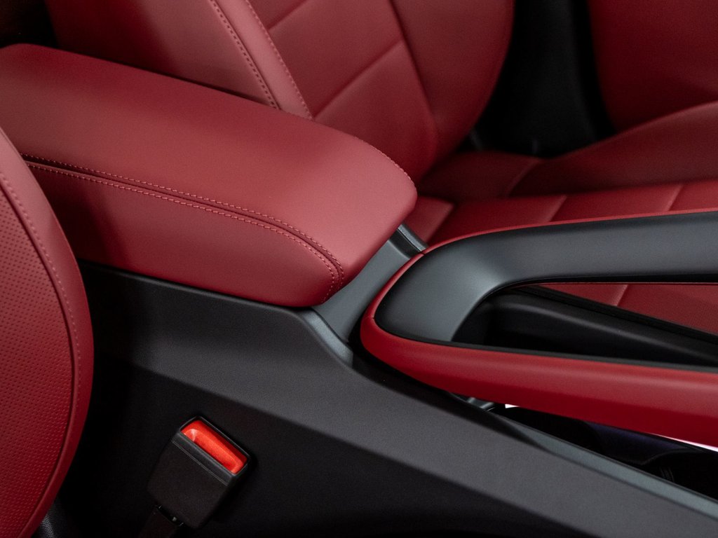 Porsche Macan 4 Electrique 2025 à Laval, Québec - 32 - w1024h768px
