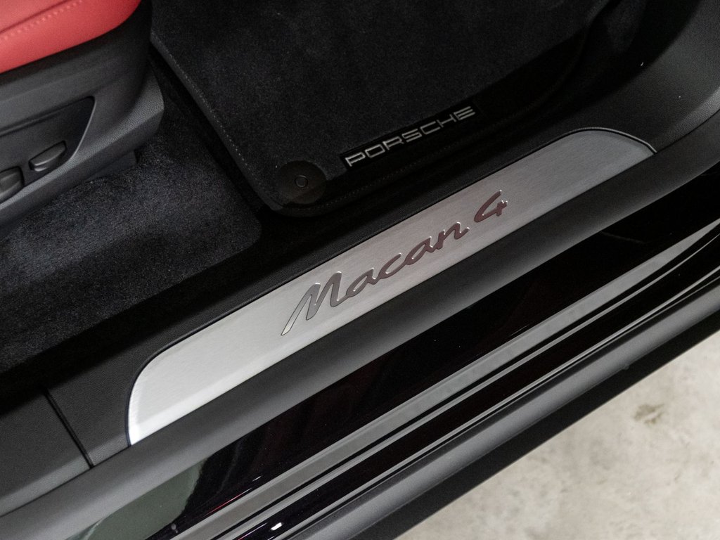 Porsche Macan 4 Electrique 2025 à Laval, Québec - 34 - w1024h768px