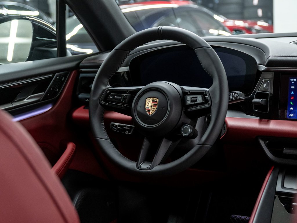 Porsche Macan 4 Electrique 2025 à Laval, Québec - 30 - w1024h768px