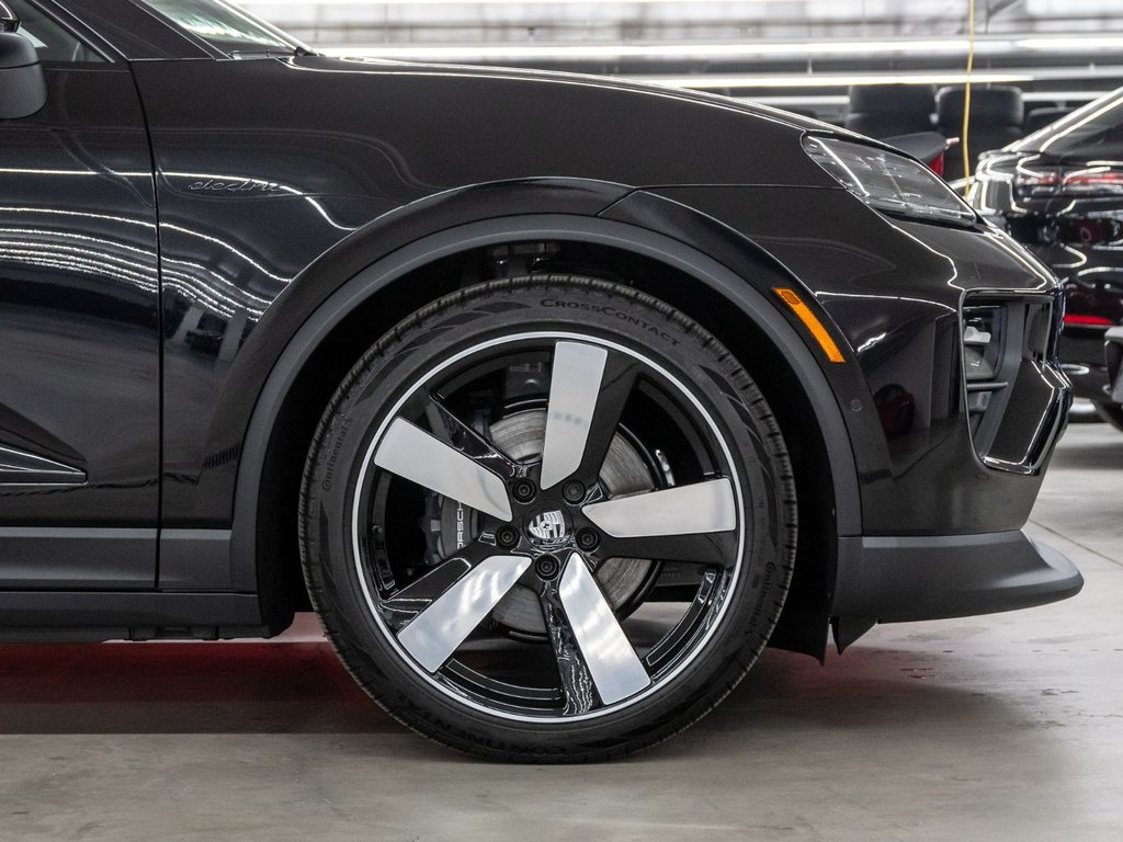 Porsche Macan 4 Electrique 2025 à Laval, Québec - 9 - w1024h768px