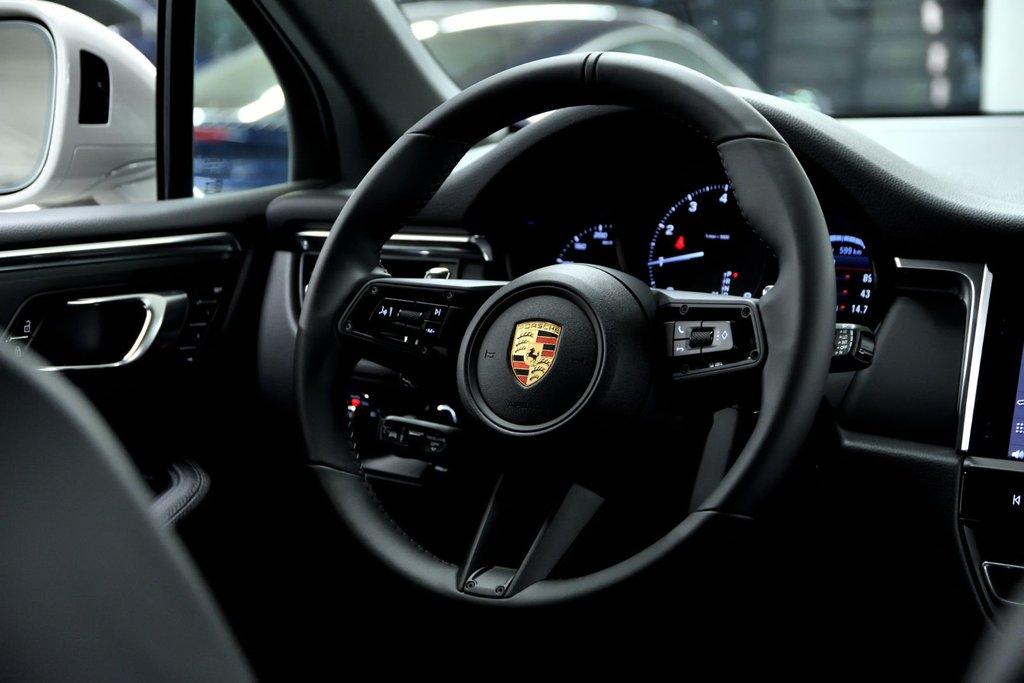Porsche Macan  2025 à Laval, Québec - 39 - w1024h768px