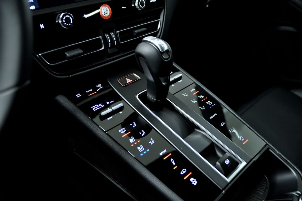 Porsche Macan  2025 à Laval, Québec - 29 - w1024h768px